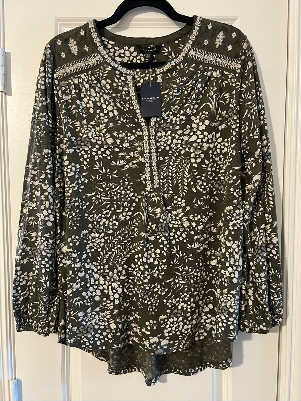Lucky Brand Green Floral Long-Sleeve Embroidered Top